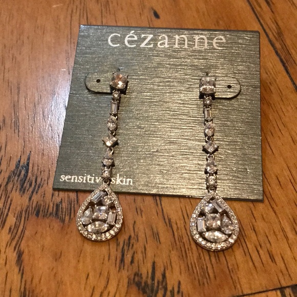 cezanne Jewelry - NWT Cezanne Drop Earrings